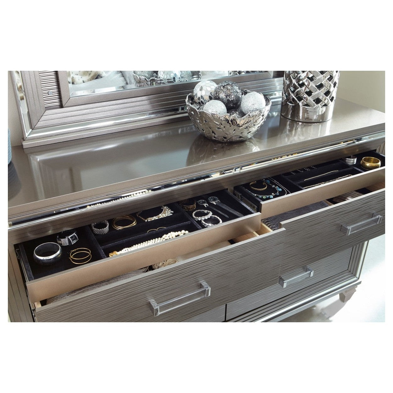 DRESSER W/2 JEWELRY BOXES 1616-5