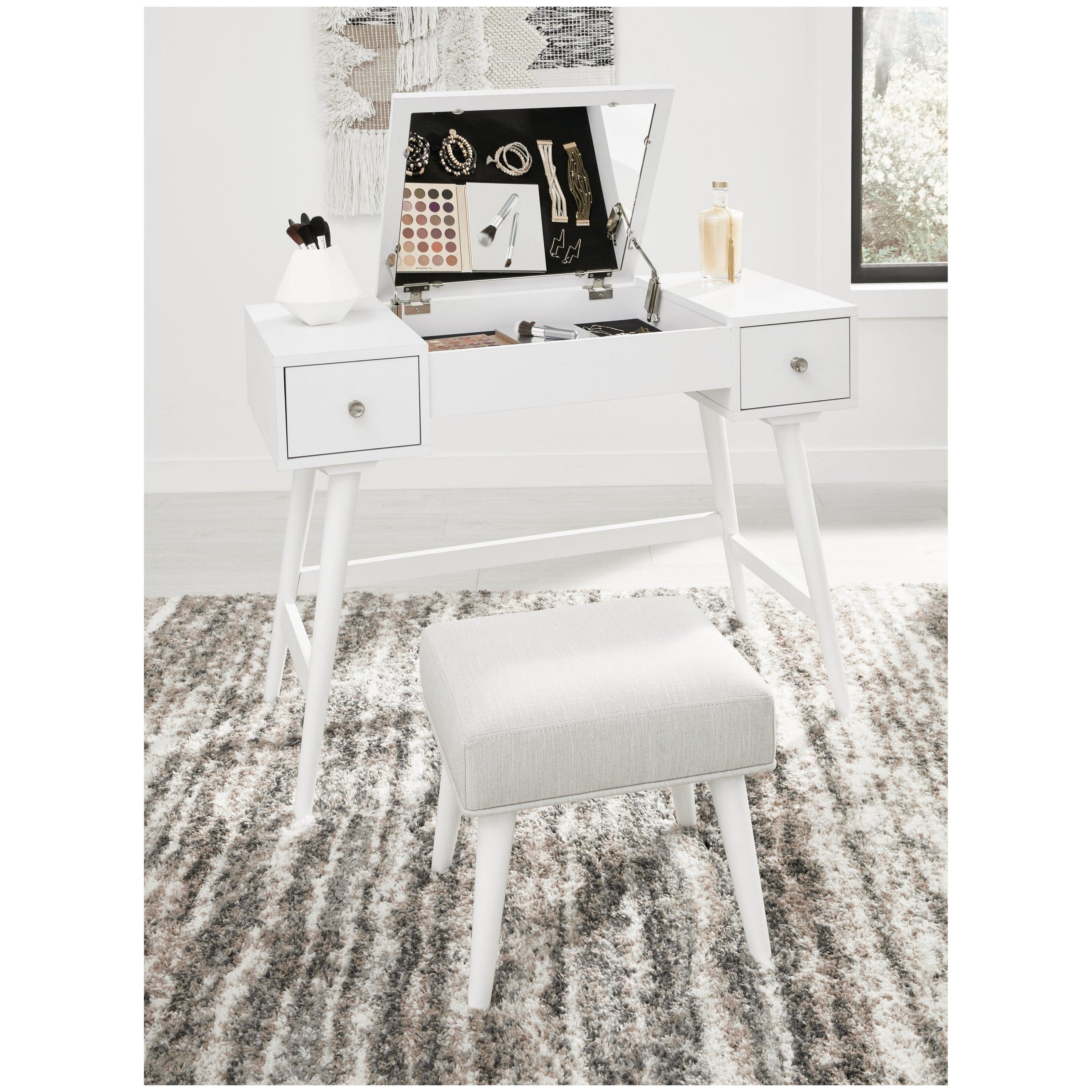 Thadamere Vanity with Stool