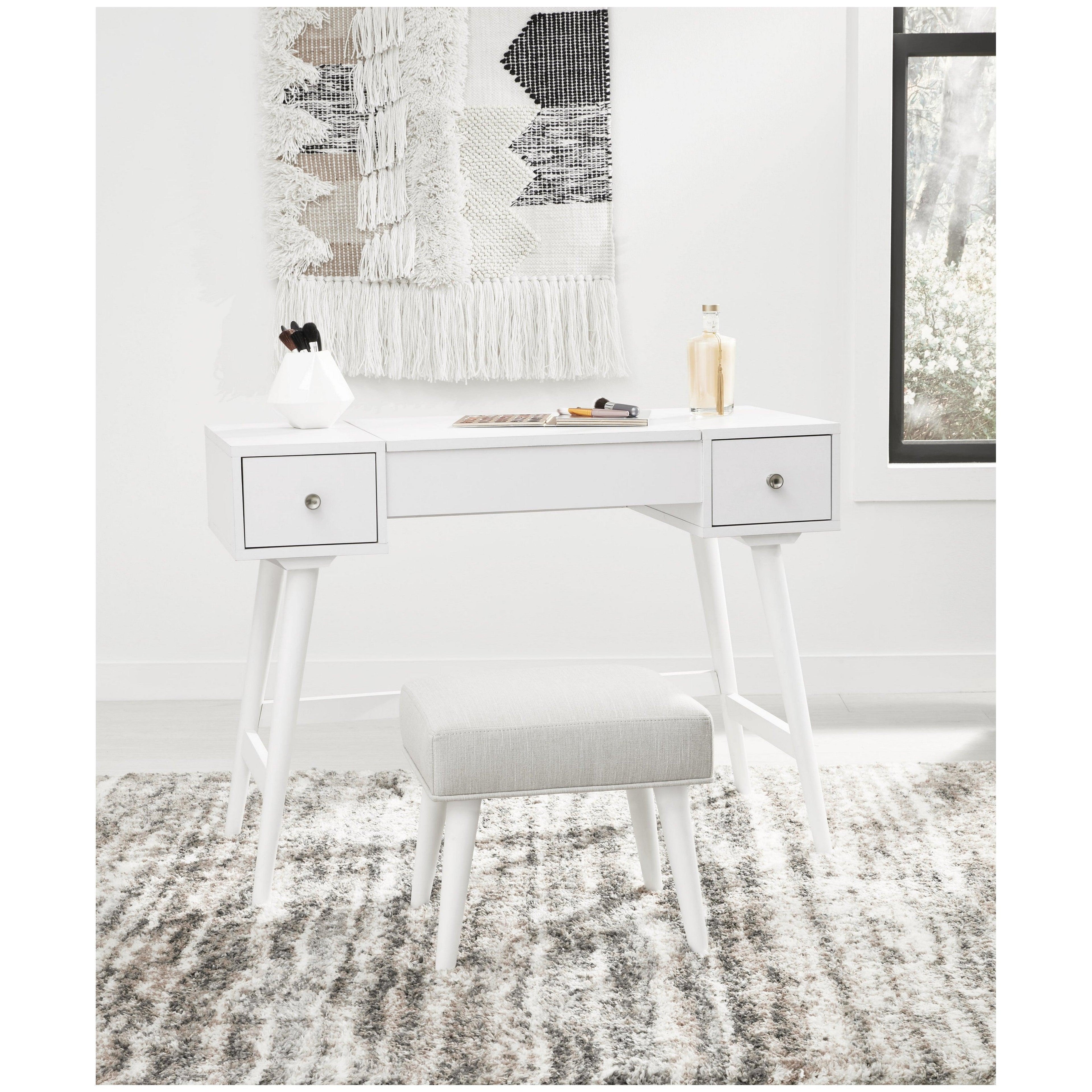 Thadamere Vanity with Stool