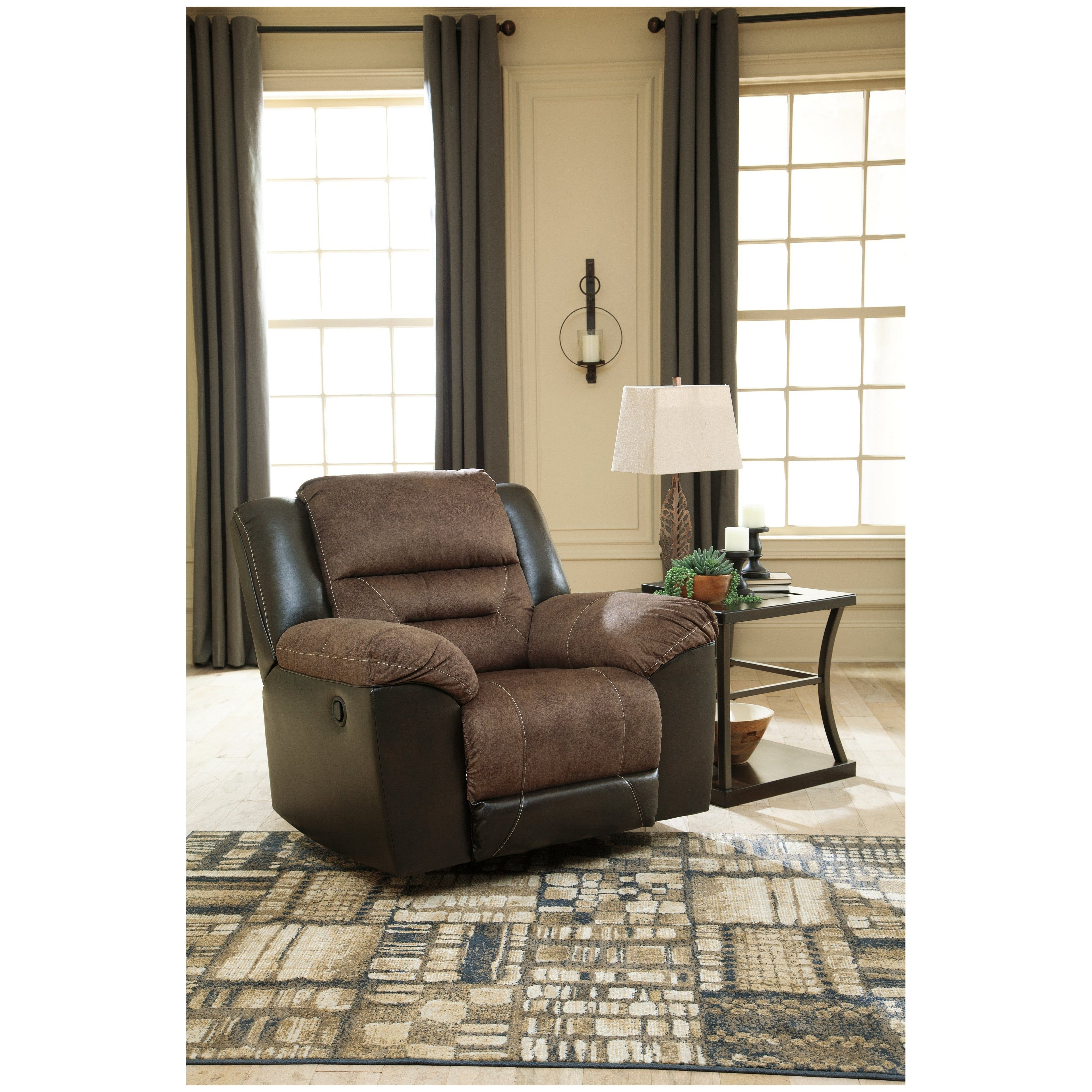 Earhart Recliner