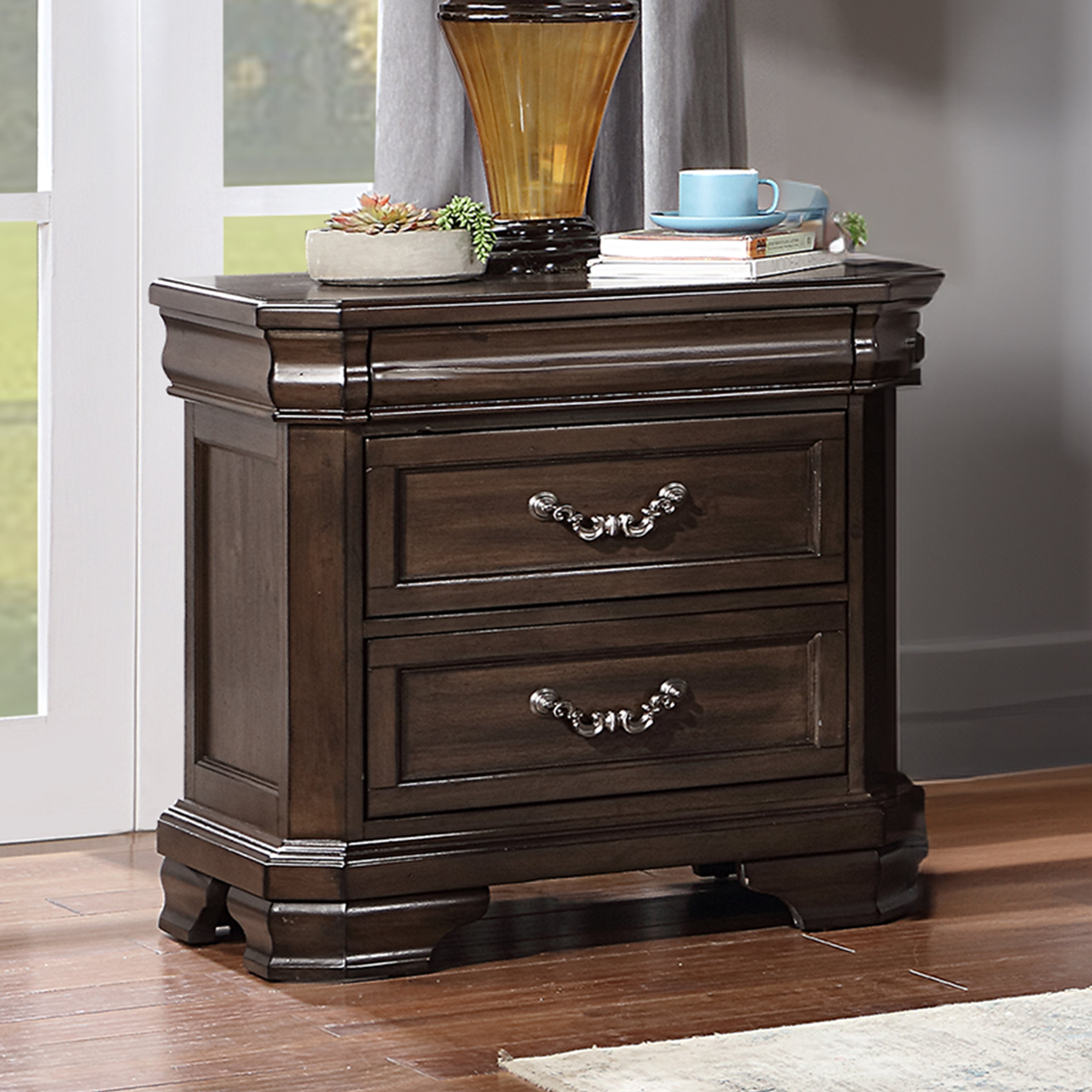 New Classic Lyndhurst Bedroom Set