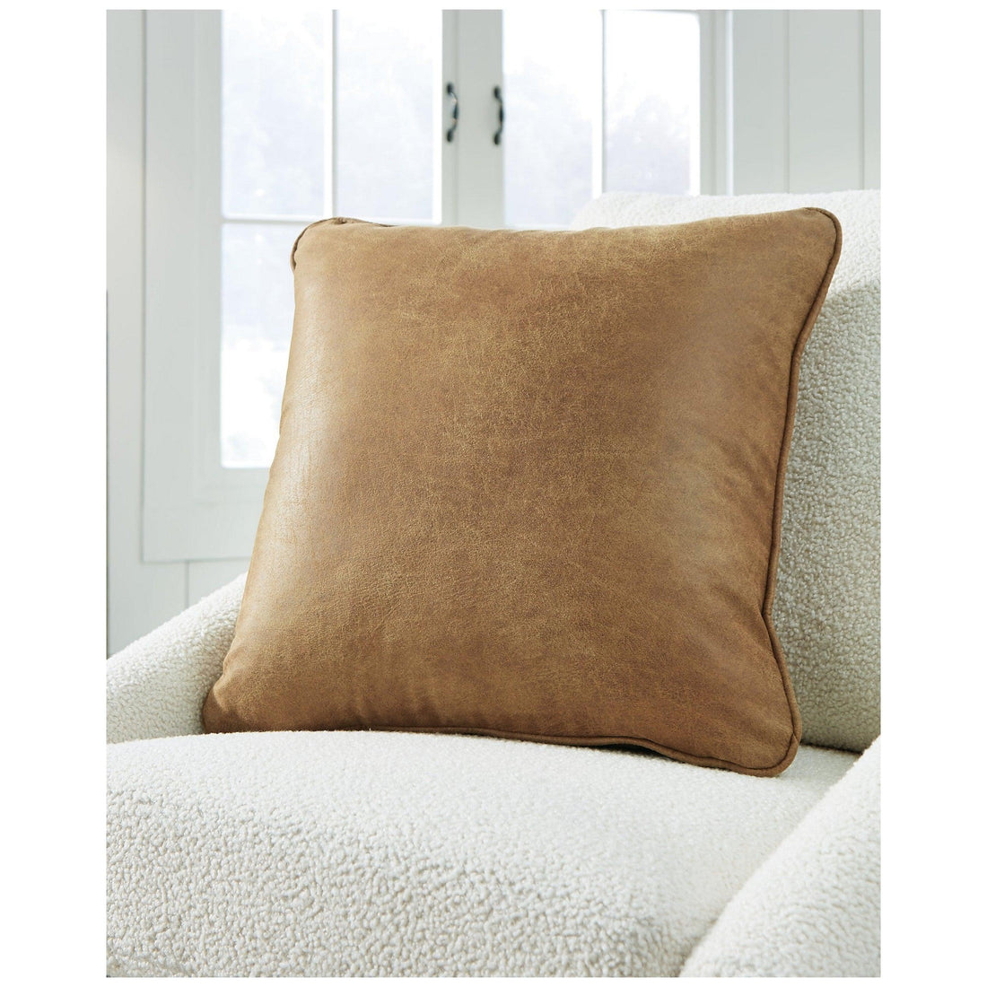 Cortnie Pillow Ash-A1000953P