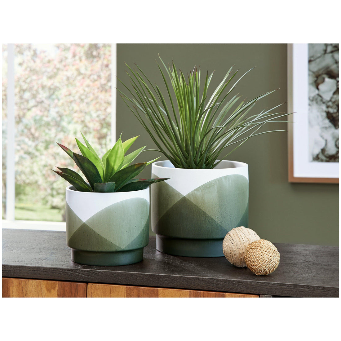 Ardenridge Planter (Set of 2) Ash-A2000579