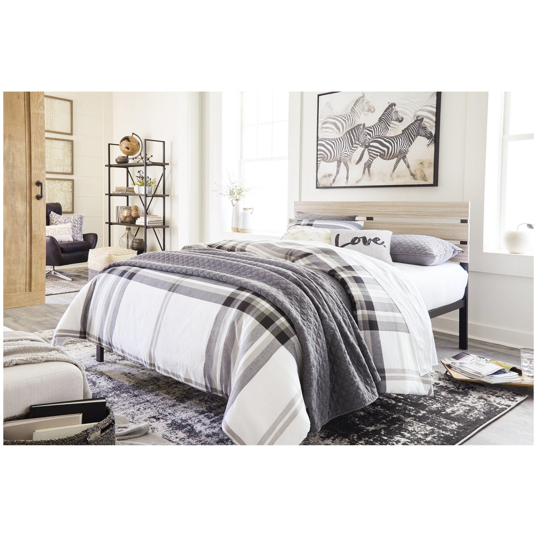 Waylowe Platform Bed