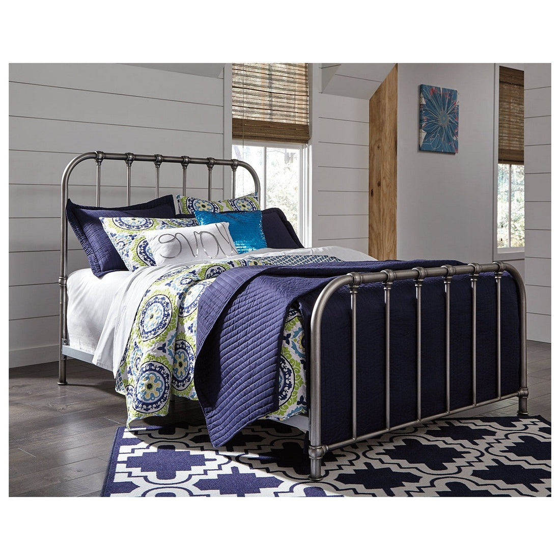Nashburg Metal Bed