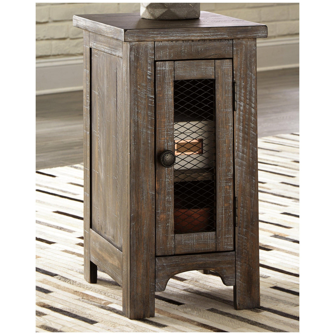 Danell Ridge Chairside End Table Ash-T446-7