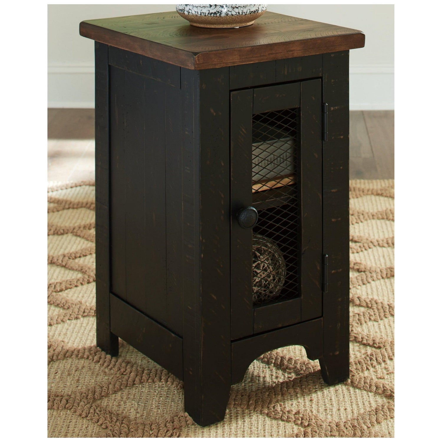 Valebeck Chairside End Table Ash-T468-7