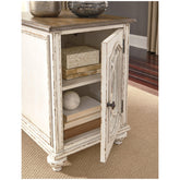 Realyn Chairside End Table Ash-T743-7