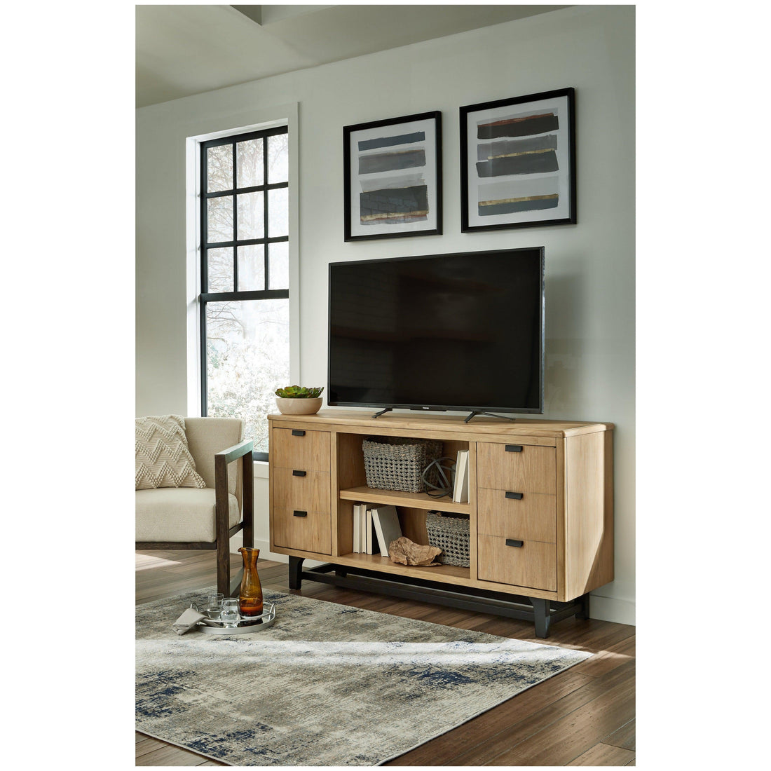 Freslowe Large TV Stand Ash-W761-68