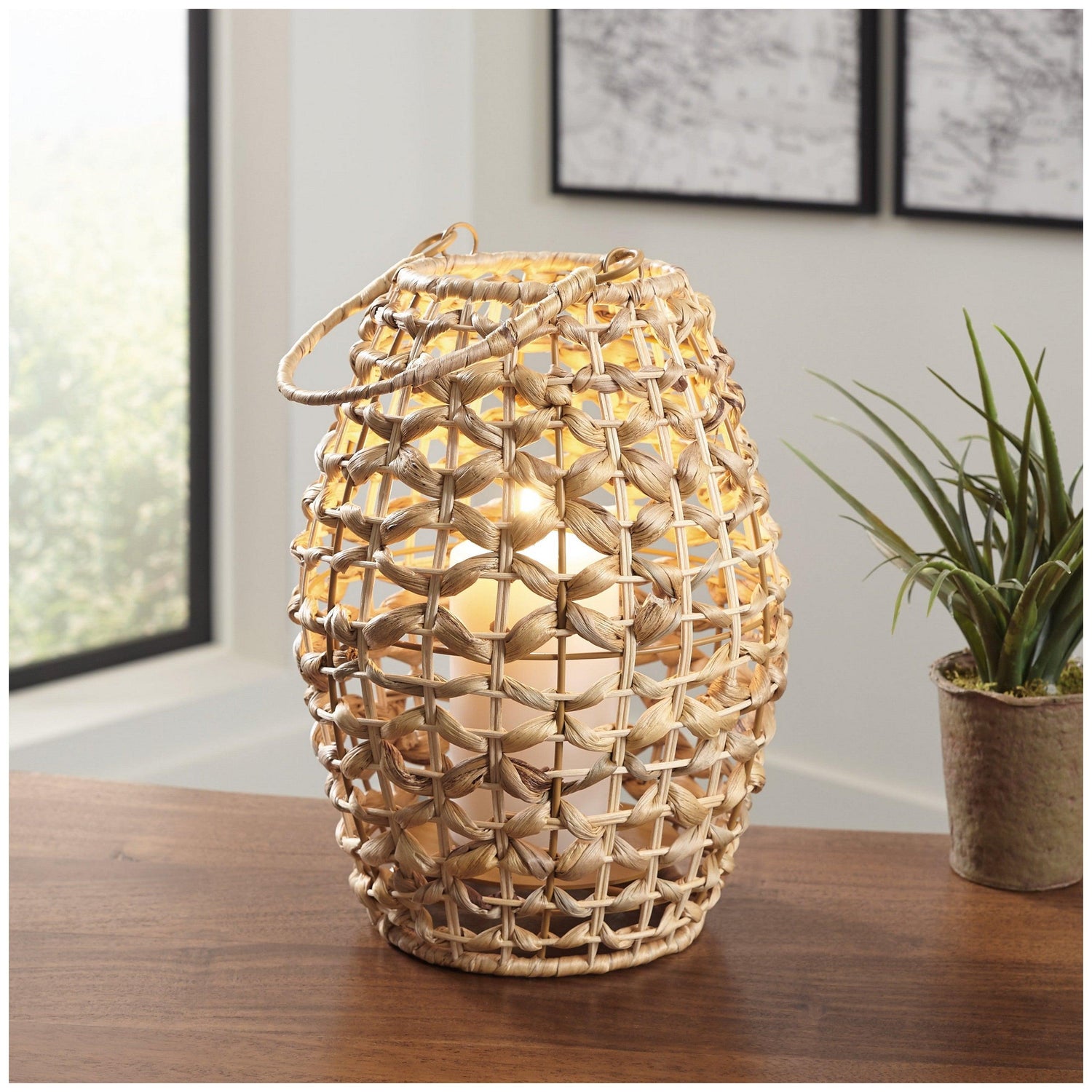 Etta Lantern