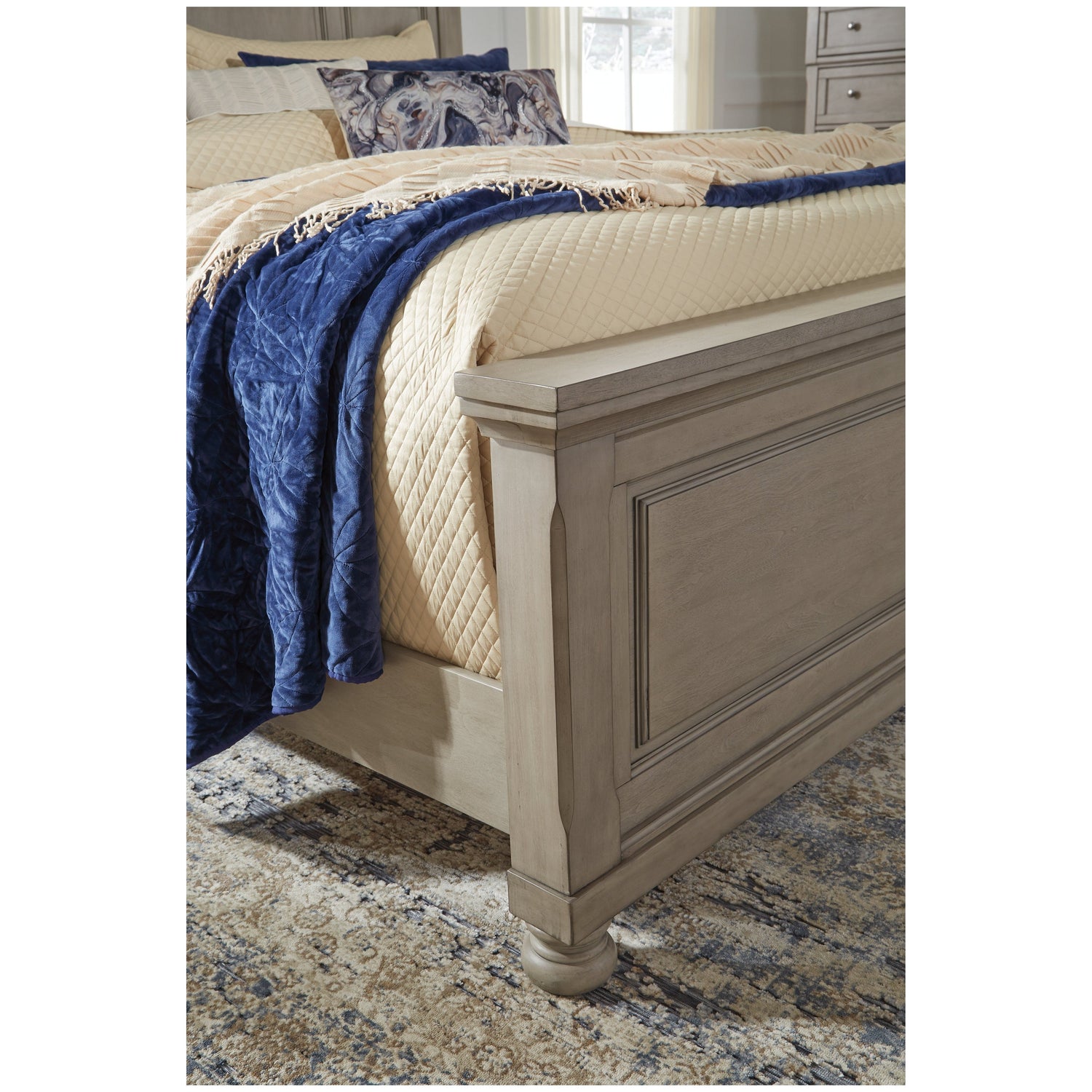 Lettner Panel Bed