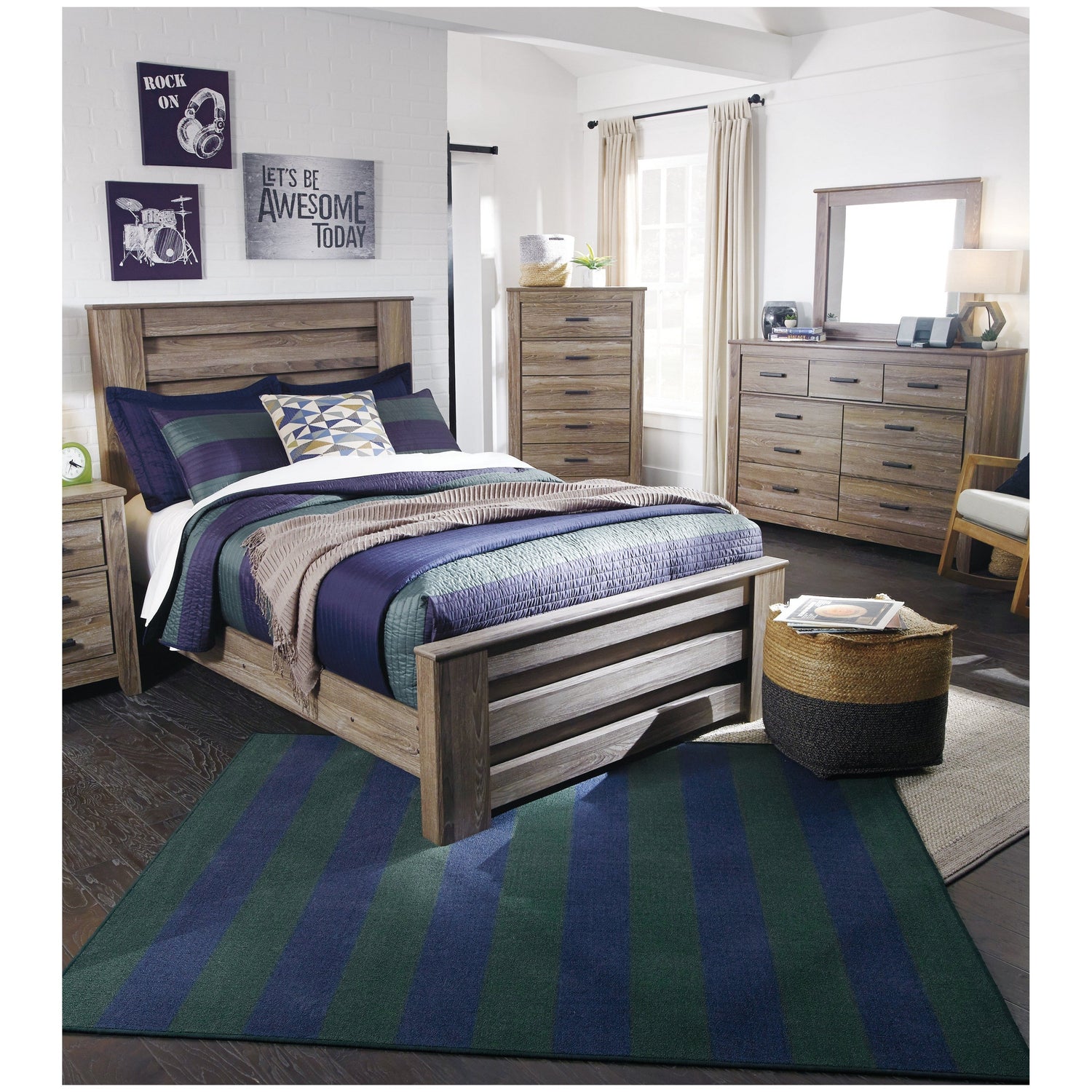 Zelen Panel Bed